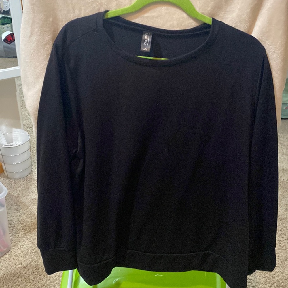 2x Lola getts long sleeve black sweater